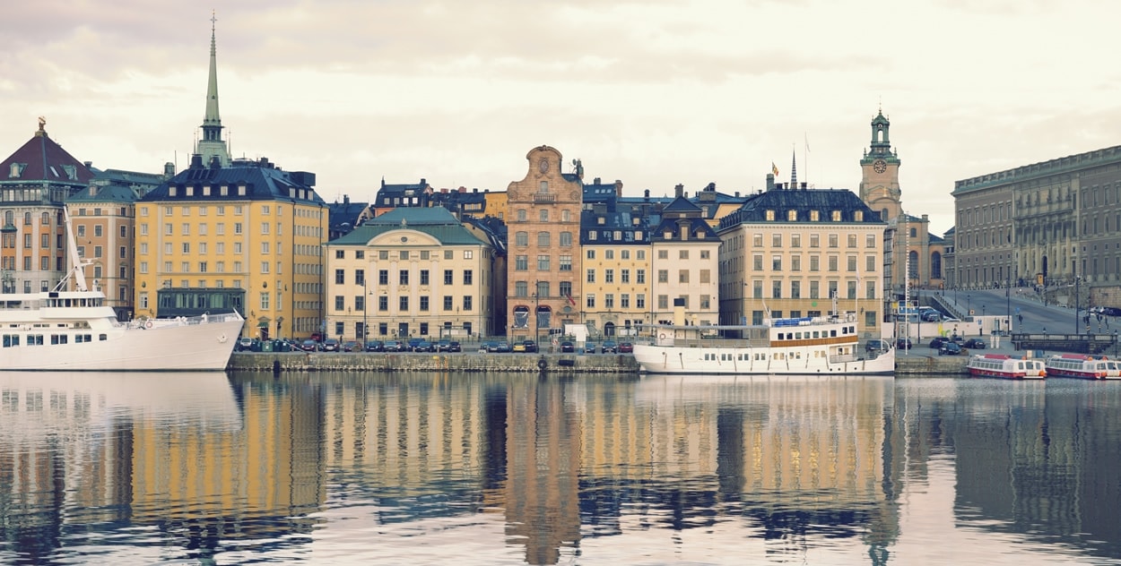 Stockholms Gamla Stan sedd från vattnet